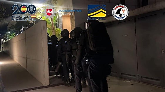 Desarticulada una red criminal que estafaba a clientes, vendía sus datos y blanqueaba los beneficios con criptomonedas