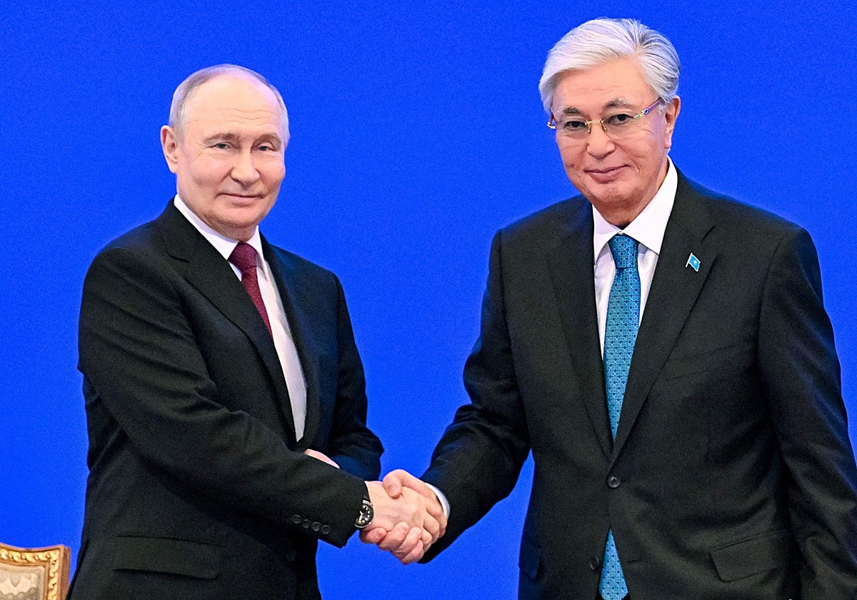 Kazajistán levantará su primera central nuclear tras un acuerdo con Putin