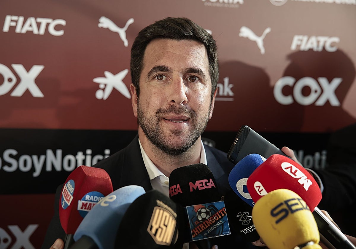 Riquelme responde a Florentino: «Difundió informaciones que son total y rotundamente falsas»