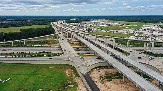 Las autovías del siglo XXI se diseñan en suelo español pero se construyen en otros continentes