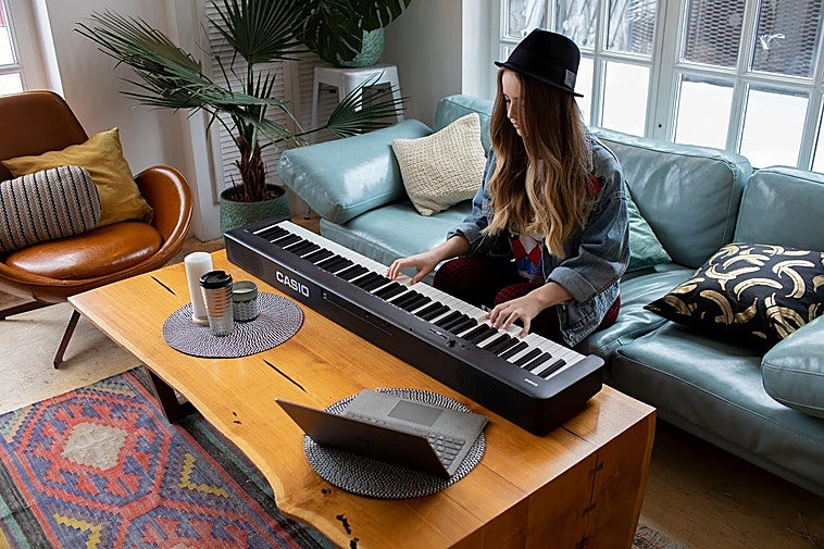 Aprende a tocar el piano en casa con estos pianos de 88 teclas