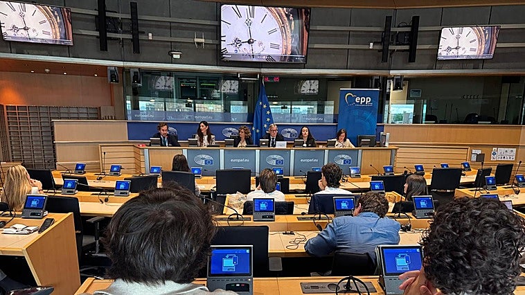 El Parlamento Europeo proyecta el documental 'Los nietos del silencio', con testimonios de víctimas de ETA