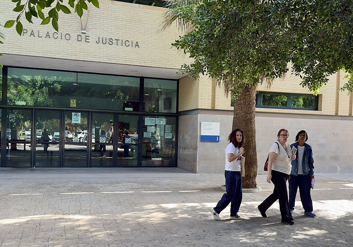 La ‘Top Gun’ valenciana y su pareja, arrestadas por maltratar a sus hijos adoptados
