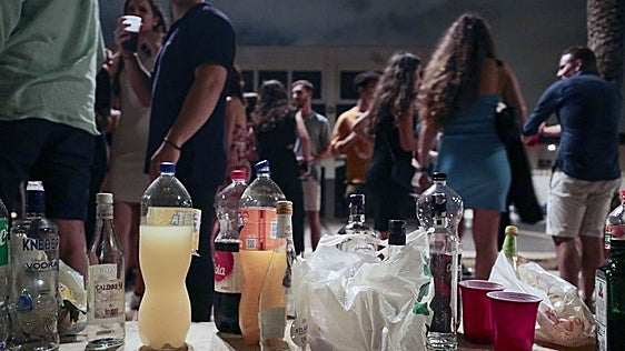 El consumo de alcohol se desploma, sobre todo entre los jóvenes