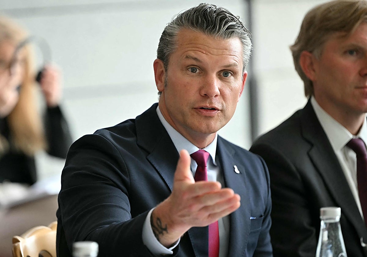 Hegseth compara el desembarco de Normandía con la «invasión de inmigrantes en Europa»