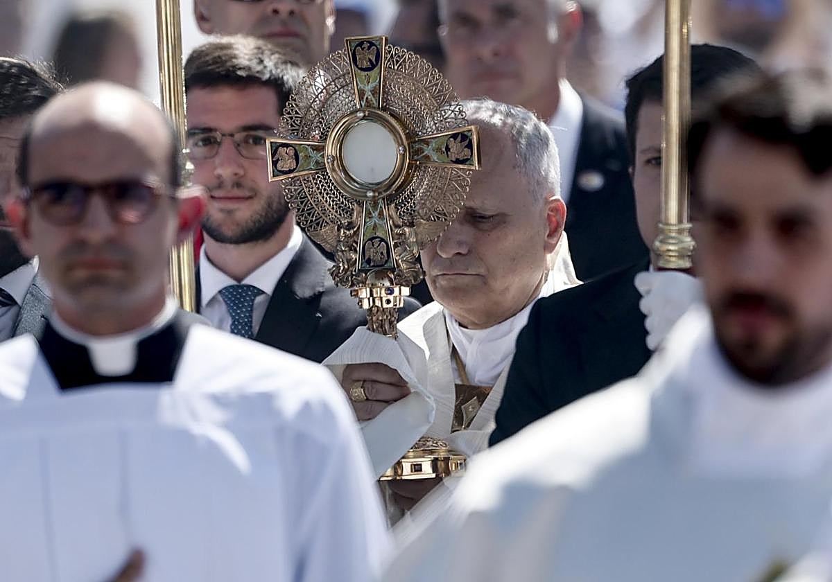 El Papa pide a los católicos españoles que orillen la «fe cómoda» y que se comprometan «en el bien común»