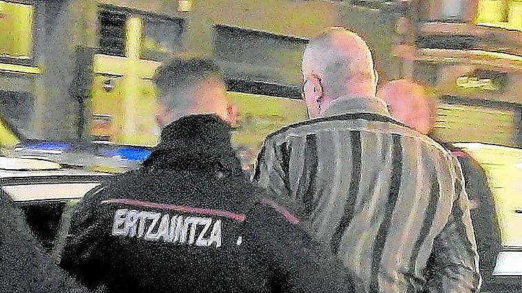Piden prisión permanente para un hombre por asesinar y maltratar a su madre en Baracaldo