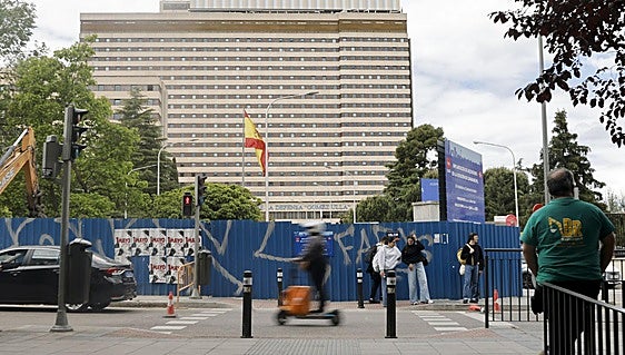 Todas las personas aisladas en el Gómez Ulla por hantavirus abandonan el hospital excepto el caso positivo