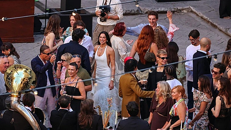 La gran boda italiana de Dua Lipa y Callum Turner