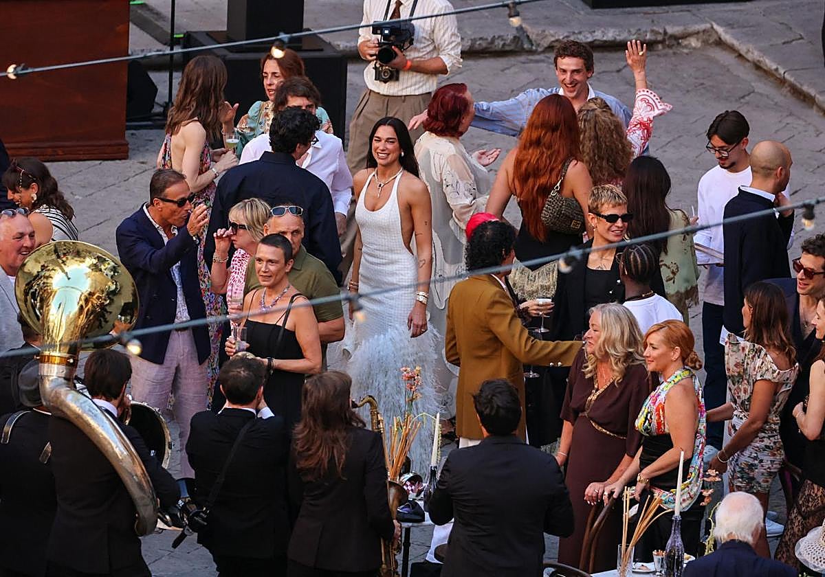 La gran boda italiana de Dua Lipa y Callum Turner