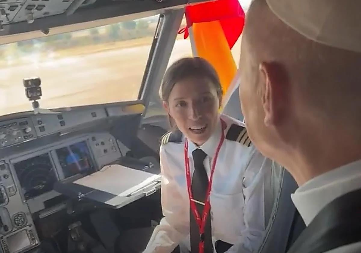 La piloto extremeña que ha llevado al Papa León XIV a Barcelona: el emotivo mensaje que le trasladó antes de despegar