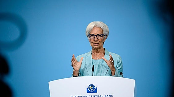 El BCE sube los tipos por primera vez en tres años y apunta a nuevos incrementos