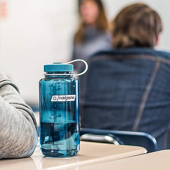 Analizamos la botella de agua Nalgene para hidratarte vayas donde vayas