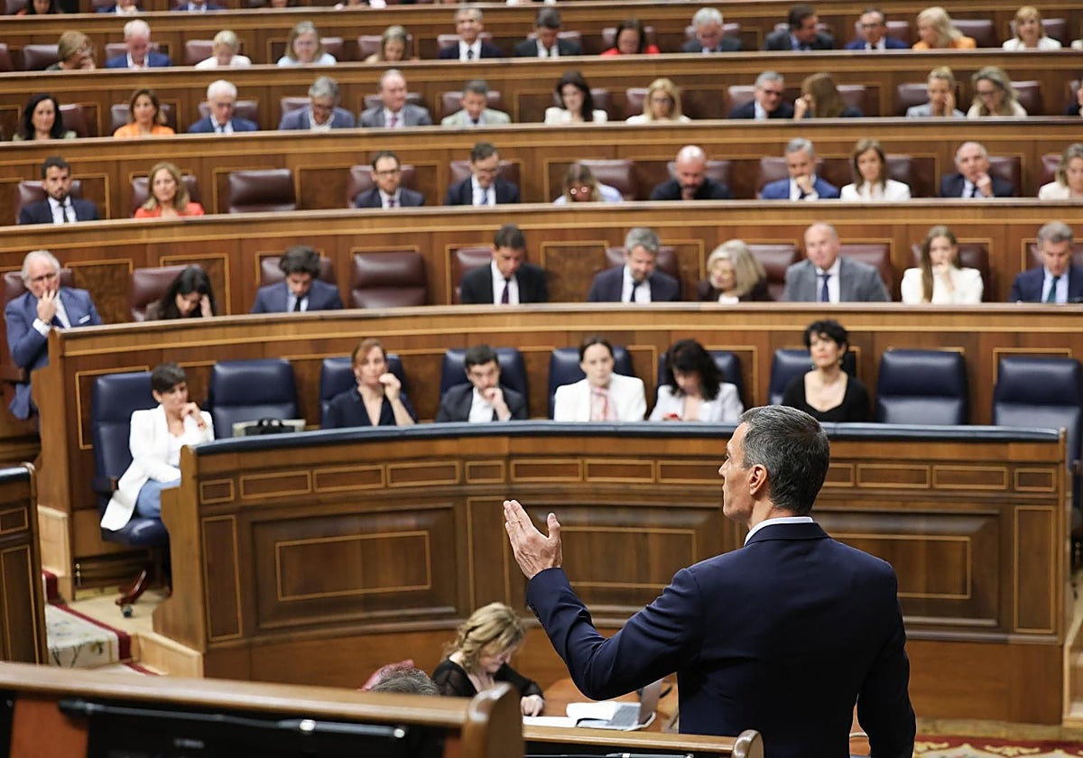 El PSOE mantiene el apoyo a Zapatero y se congratula de que el PNV le conceda «seis meses» más de crédito