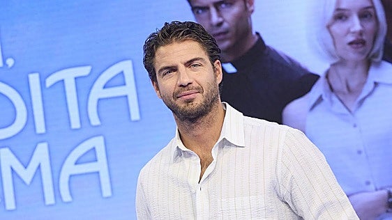 Maxi Iglesias: «La sociedad sigue juzgando igual que en los años 40»