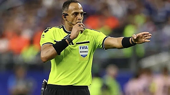 Ismail Elfath, el árbitro del Uruguay-España que cumplió el sueño americano