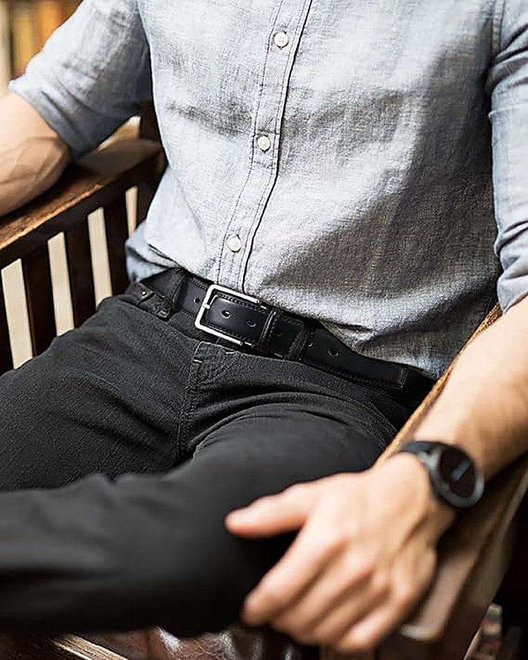 Los mejores cinturones de piel para hombres que valen para ir de sport o con traje