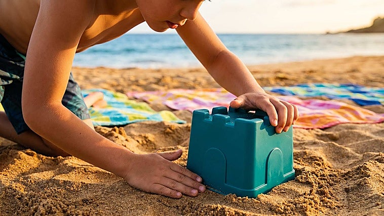 Si te vas a la playa, no te pierdas estos sets infantiles para hacer castillos en la arena