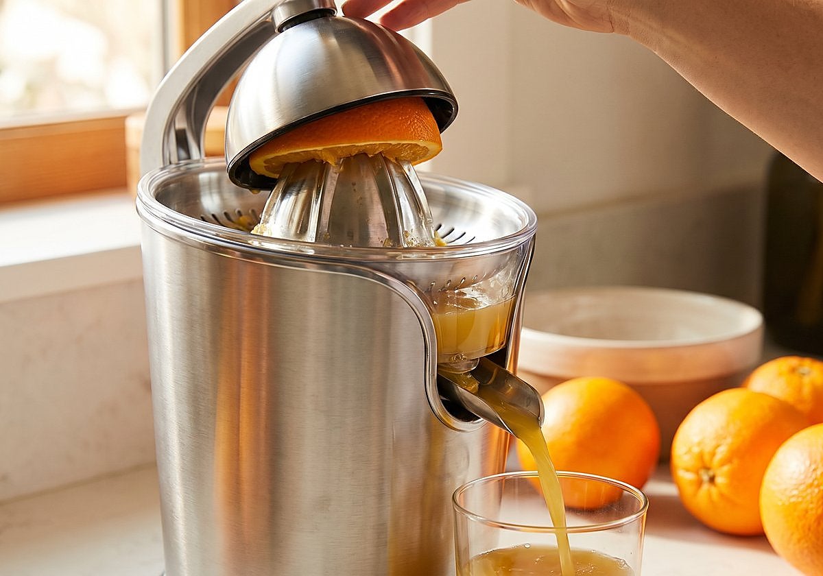 Olvídate del zumo embotellado con estos prácticos exprimidores eléctricos de naranja