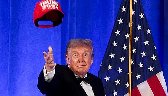 Un Trump desconocido se sincera con la prensa en su regreso a la cena de corresponsales