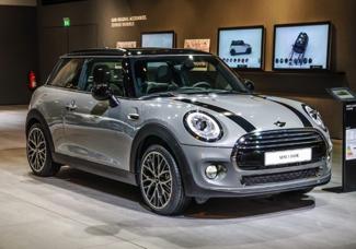 5 coches de famosos en Espa&ntilde;a y que t&uacute; puedes comprar
