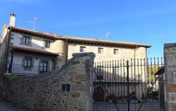 Por qué tienes que ir a este pueblo del norte de Burgos: está lleno de palacios y rodeado de paisajes preciosos