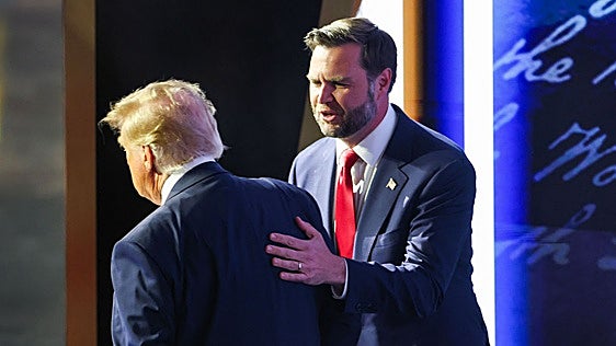 Vance se perfila como heredero de Trump en una convención pensada para salvar las legislativas
