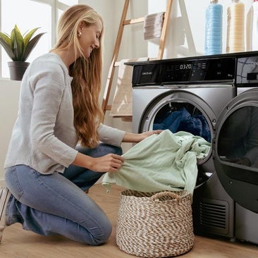 La secadora de Cecotec que seca hasta 8 kilos de ropa y reduce las arrugas para planchar menos