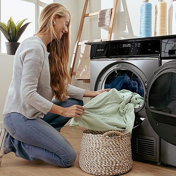 La secadora de Cecotec que seca hasta 8 kilos de ropa y reduce las arrugas para planchar menos