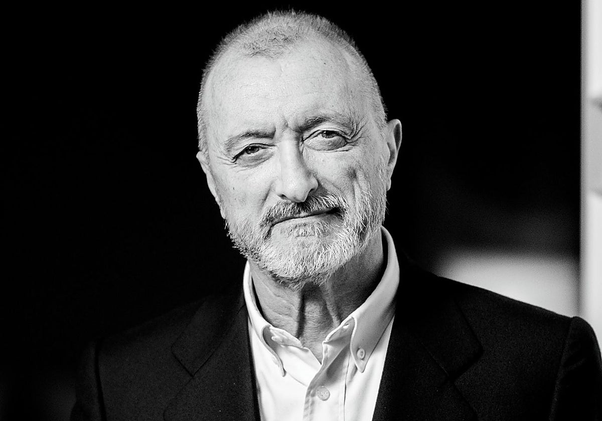 Arturo Pérez-Reverte.
