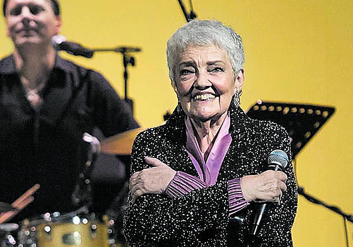 La veterana cantante, durante un concierto de El Consorcio.