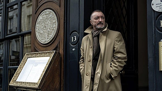 Pérez-Reverte se despide de los lectores de XLSemanal tras 33 años ininterrumpidos