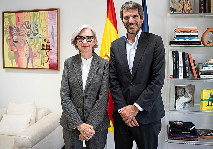 Lola Jiménez-Blaco junto a Ernest Urtasun