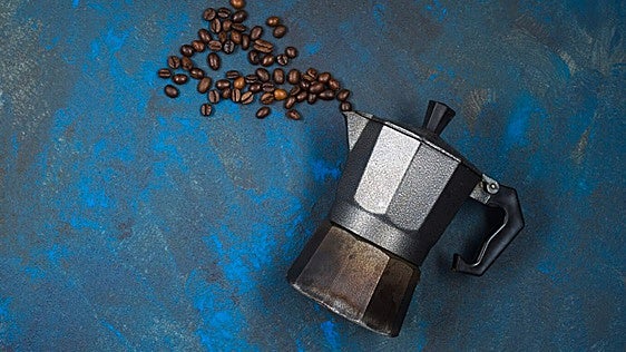 Estas cafeteras italianas de inducción reproducen un espresso intenso en casa