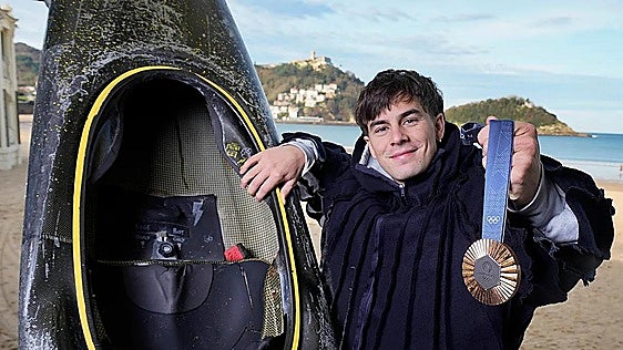 A Pau Echaniz le roban la medalla olímpica de su coche
