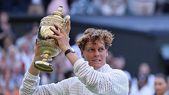 Sinner revalida la corona de Wimbledon tras remontar a Zverev
