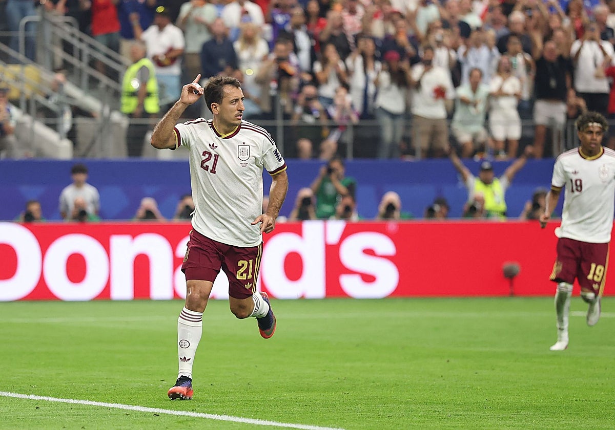 España da una lección de fútbol a Francia y jugará su segunda final de la Copa del Mundo