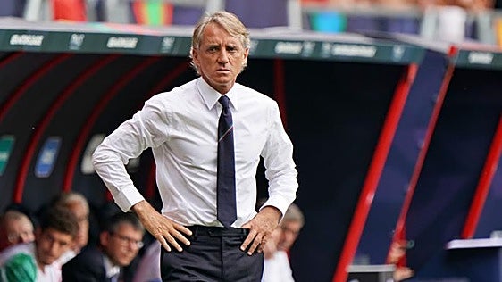 Roberto Mancini regresa para rescatar a Italia