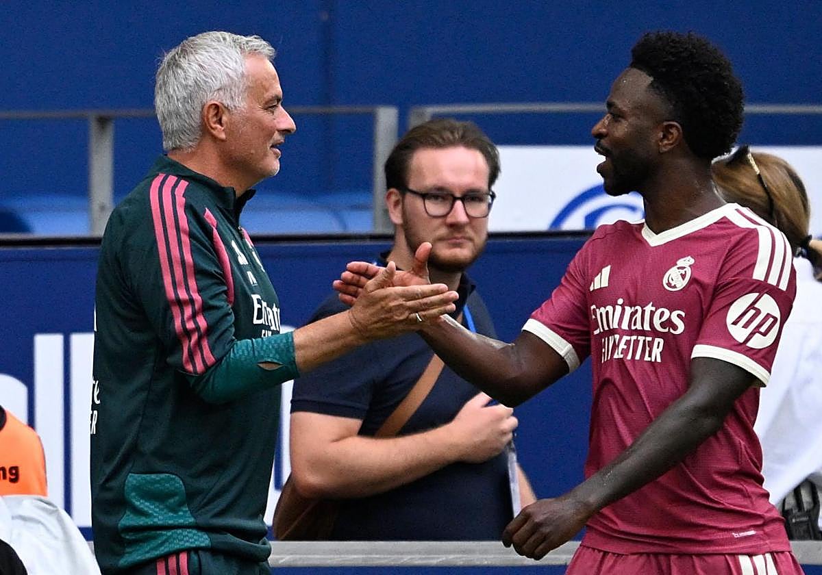 Mourinho eleva el caso Vinicius y denuncia el «bullying» que sufre el jugador