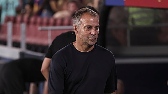 Flick se queda con un rompecabezas en defensa