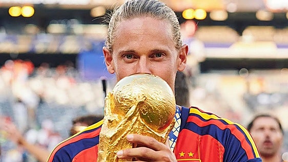 Marcos Llorente cierra la puerta de La Roja después de tocar el cielo
