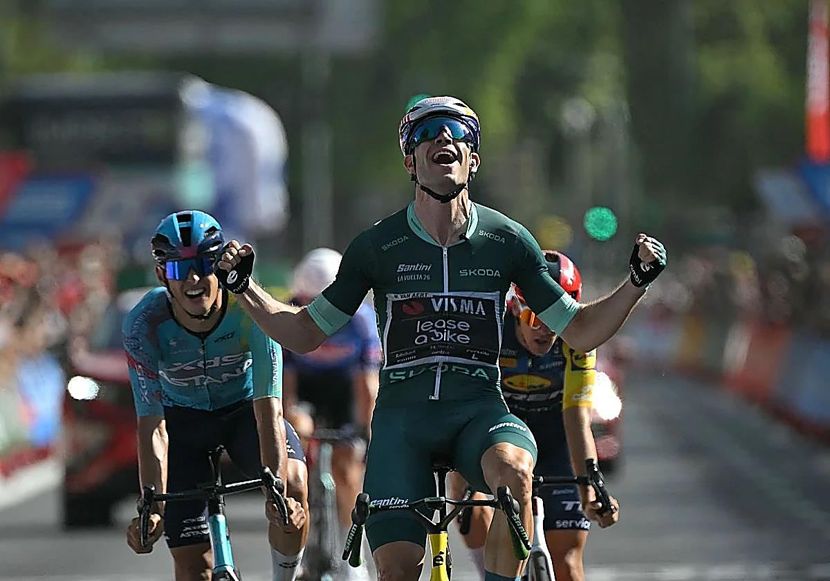 Van Aert atrapa una etapa inflamable en Córdoba