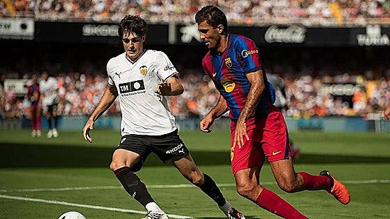 Rodri pide perdón a la plantilla del Valencia tras sus palabras en Mestalla