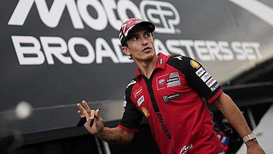Marc Márquez y la imagen que dio la vuelta al mundo: «Estaba cansado de hablar de mi brazo»
