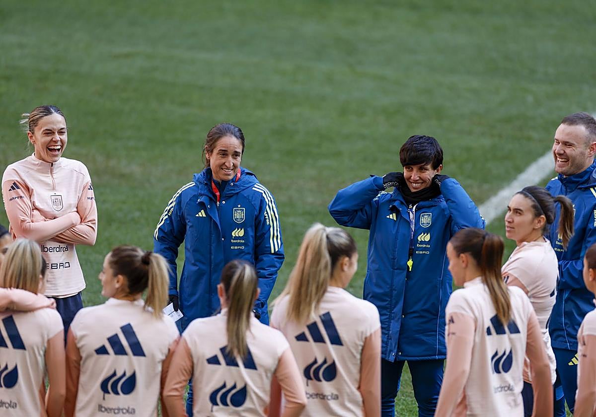 Oihane Hernández, Clara Pinedo, Ainhoa Marín y Ornella Vignola, novedades en una selección femenina sin Aitana Bonmatí