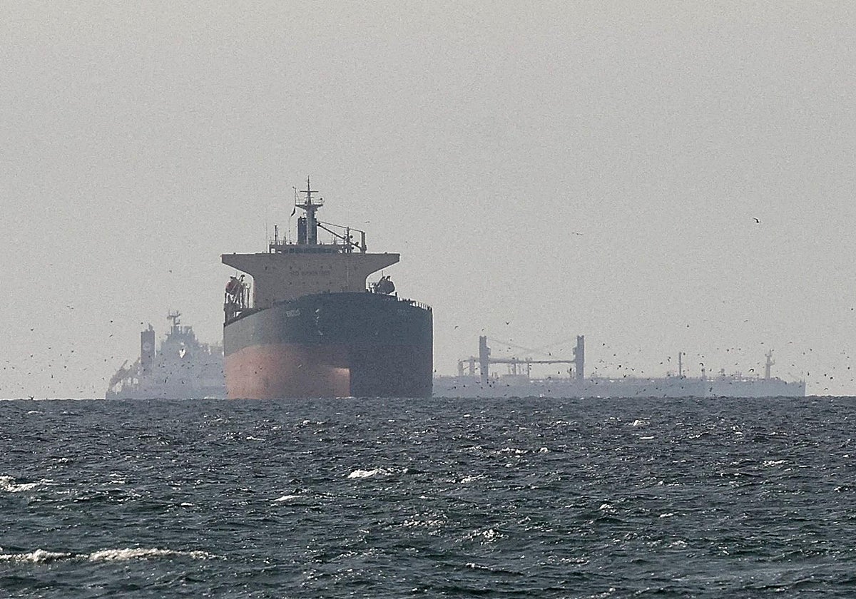 Petrol İran'da savaşın başlamasından bu yana en düşük seviyelerine geriledi