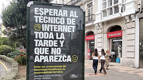 «Mientras unos no están, otros esperan», la campaña de CEOE contra el absentismo que condenan los sindicatos