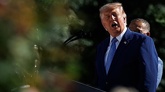 Trump mantiene su muro comercial con nuevos aranceles de entre el 10% y el 12,5% a más de 60 países