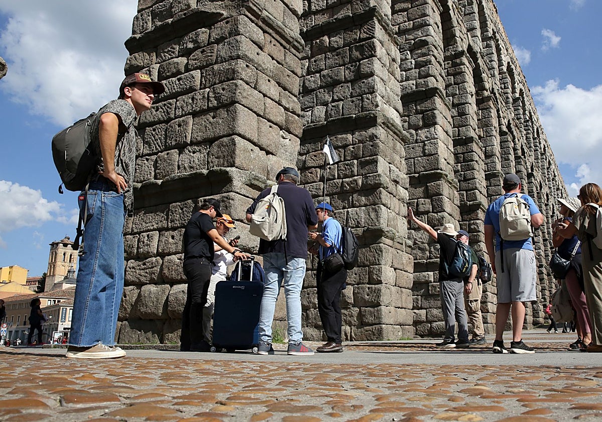 Turistas en Segovia.