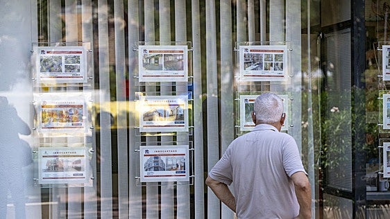 España vende menos pisos, pero más caros y más pequeños